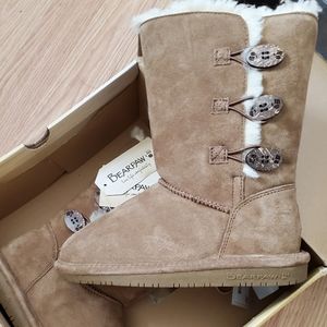 New in Box Bearpaw Lauren Hickory Boots Size 2Y